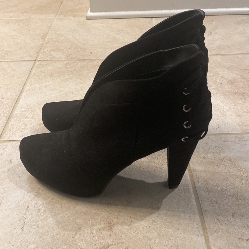 Guess booties - Picture 2 of 4